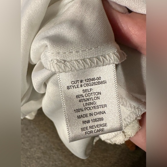 🎉Juniors Dress - Lace with Cut Out Middle - Picture 7 of 10